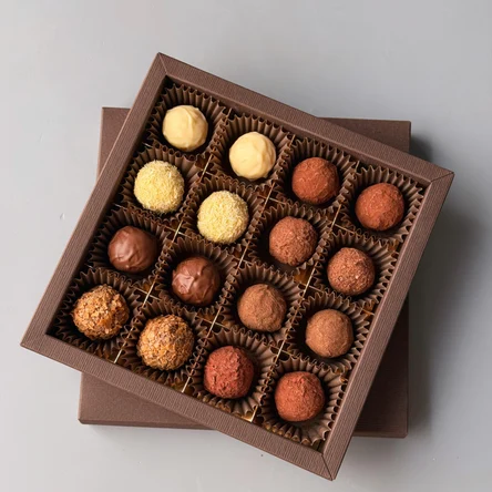 Набор 16 шоколадных трюфелей